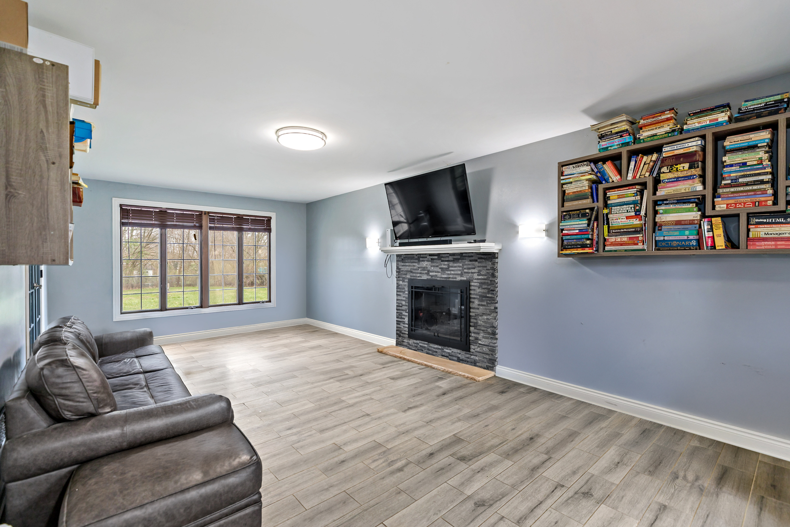 3033 E Hickory Lane