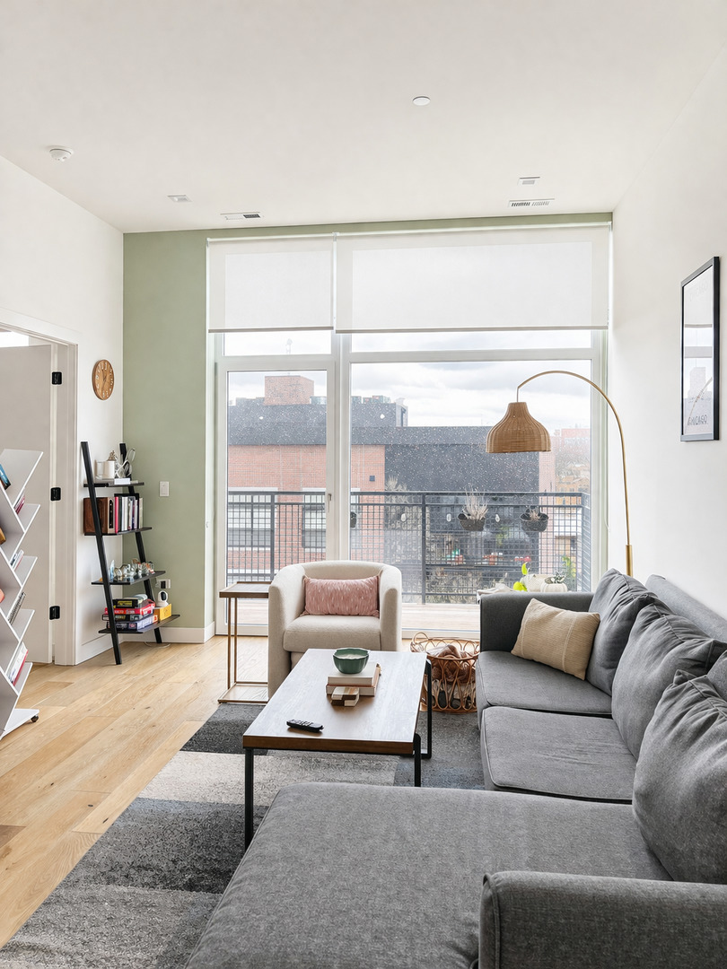 4513 N CLARK Street 507