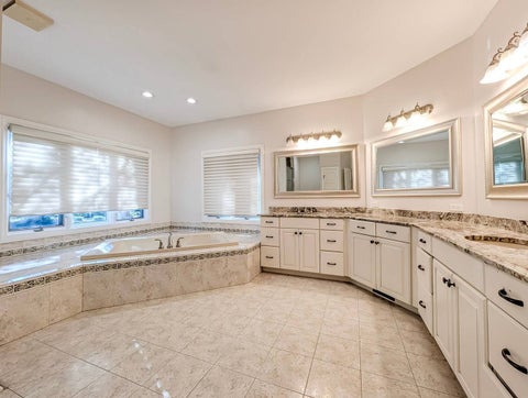 Tiny photo for 20 Hidden Brook Drive, North Barrington, IL 60010 (MLS # 12793288)