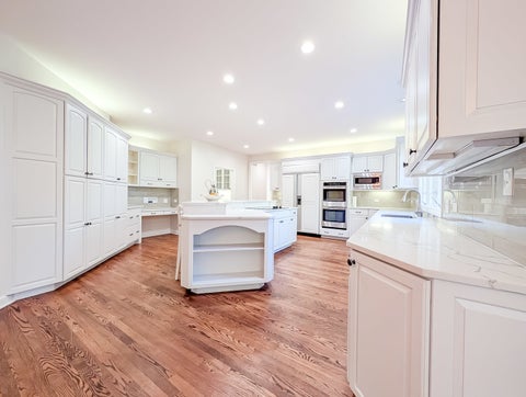 Tiny photo for 20 Hidden Brook Drive, North Barrington, IL 60010 (MLS # 12793288)