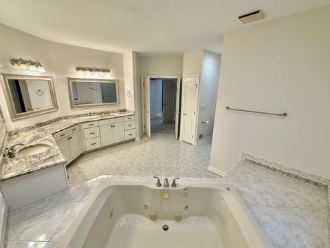 Tiny photo for 20 Hidden Brook Drive, North Barrington, IL 60010 (MLS # 12793288)