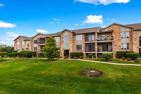 Tiny photo for 15727 Ravinia Avenue #2E, Orland Park, IL 60462 (MLS # 12730730)