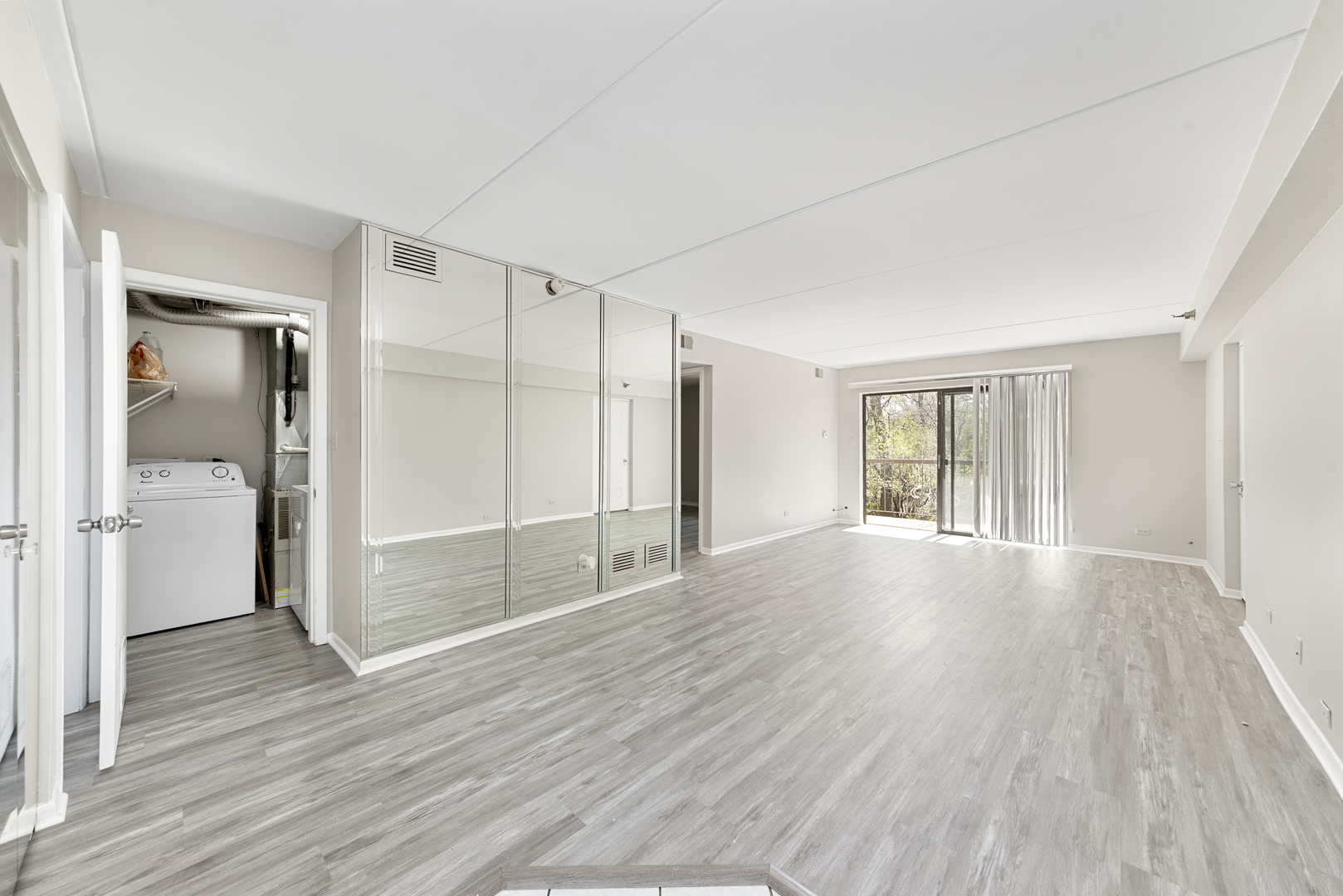 6040 Lake Bluff Drive 202
