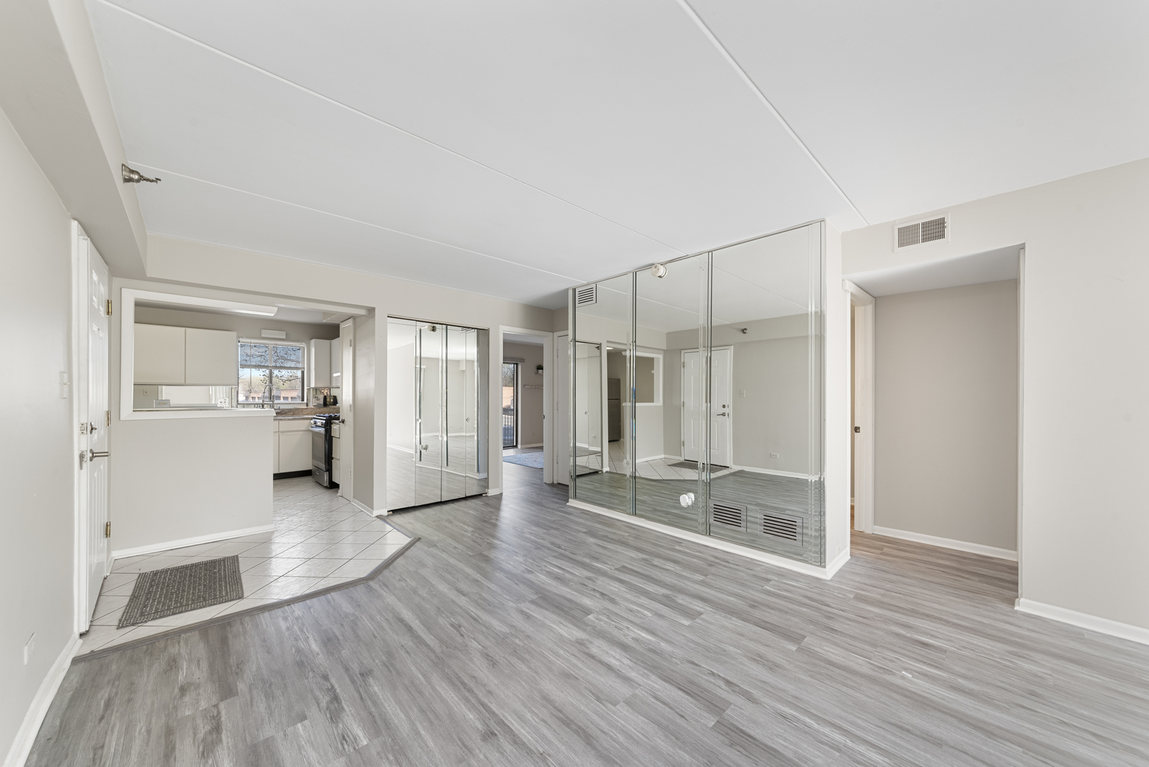 6040 Lake Bluff Drive 202