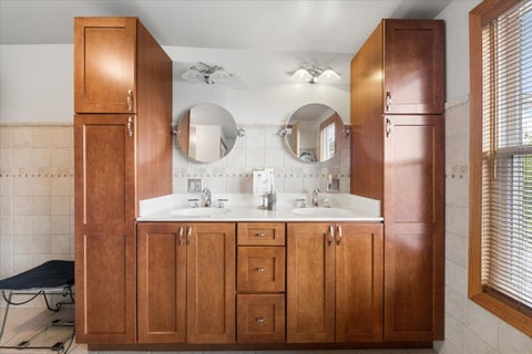 Tiny photo for 6517 N Sayre Avenue, Chicago, IL 60631 (MLS # 12676657)