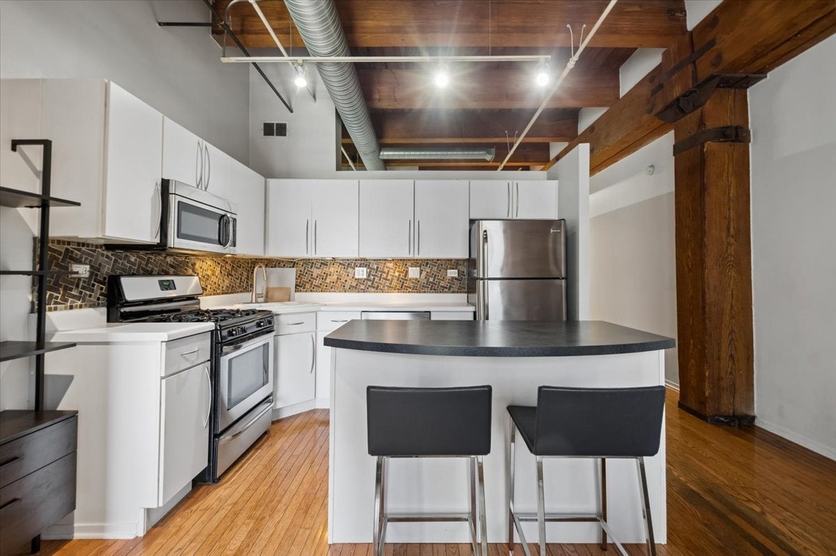 360 W Illinois Street 312