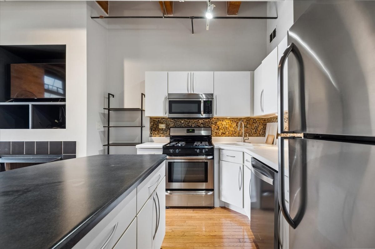 360 W Illinois Street 312