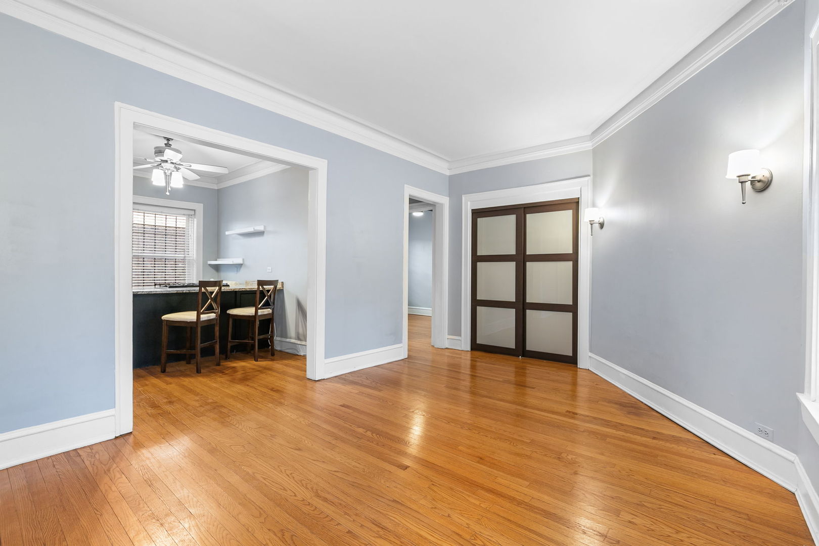 538 W Brompton Avenue 1E