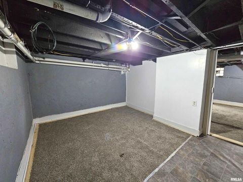 Tiny photo for 2614 MCKINLEY Avenue, Davenport, IA 52802 (MLS # QC4266241)