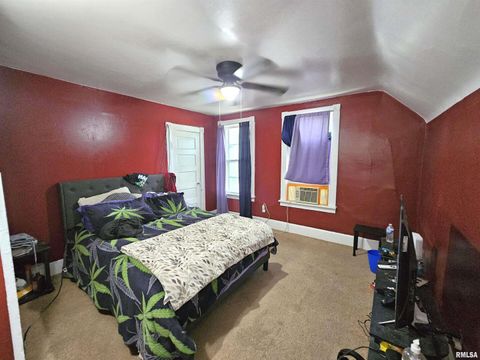 Tiny photo for 2614 MCKINLEY Avenue, Davenport, IA 52802 (MLS # QC4266241)