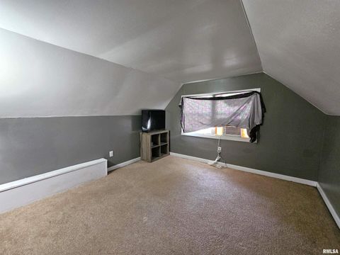 Tiny photo for 2614 MCKINLEY Avenue, Davenport, IA 52802 (MLS # QC4266241)