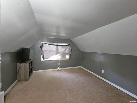 Tiny photo for 2614 MCKINLEY Avenue, Davenport, IA 52802 (MLS # QC4266241)