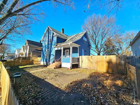 Tiny photo for 2614 MCKINLEY Avenue, Davenport, IA 52802 (MLS # QC4266241)