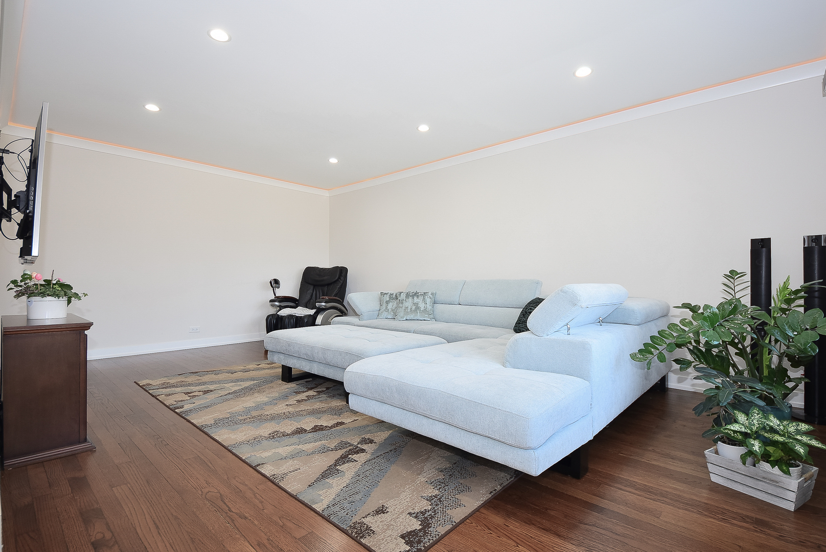 2726 Sarah Street