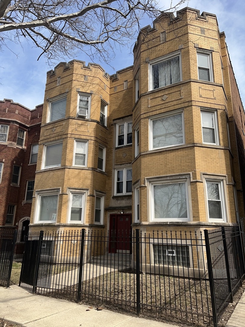 7951 S Burnham Avenue