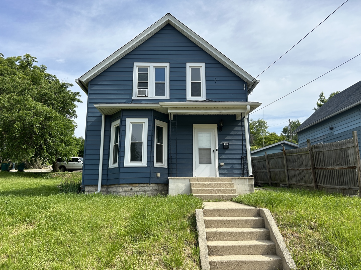 View Joliet, IL 60432 house