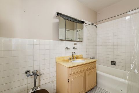 Tiny photo for 415 W Aldine Avenue #7B, Chicago, IL 60657 (MLS # 12410613)