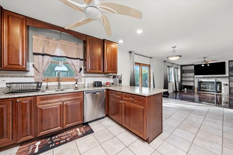 Tiny photo for 246 Lakeview Court, Steger, IL 60475 (MLS # 12491939)