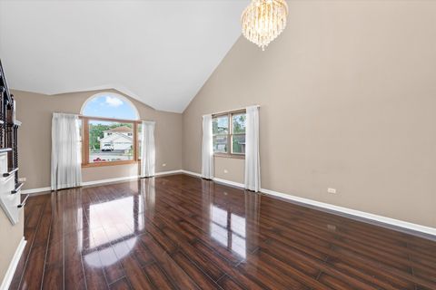 Tiny photo for 246 Lakeview Court, Steger, IL 60475 (MLS # 12491939)
