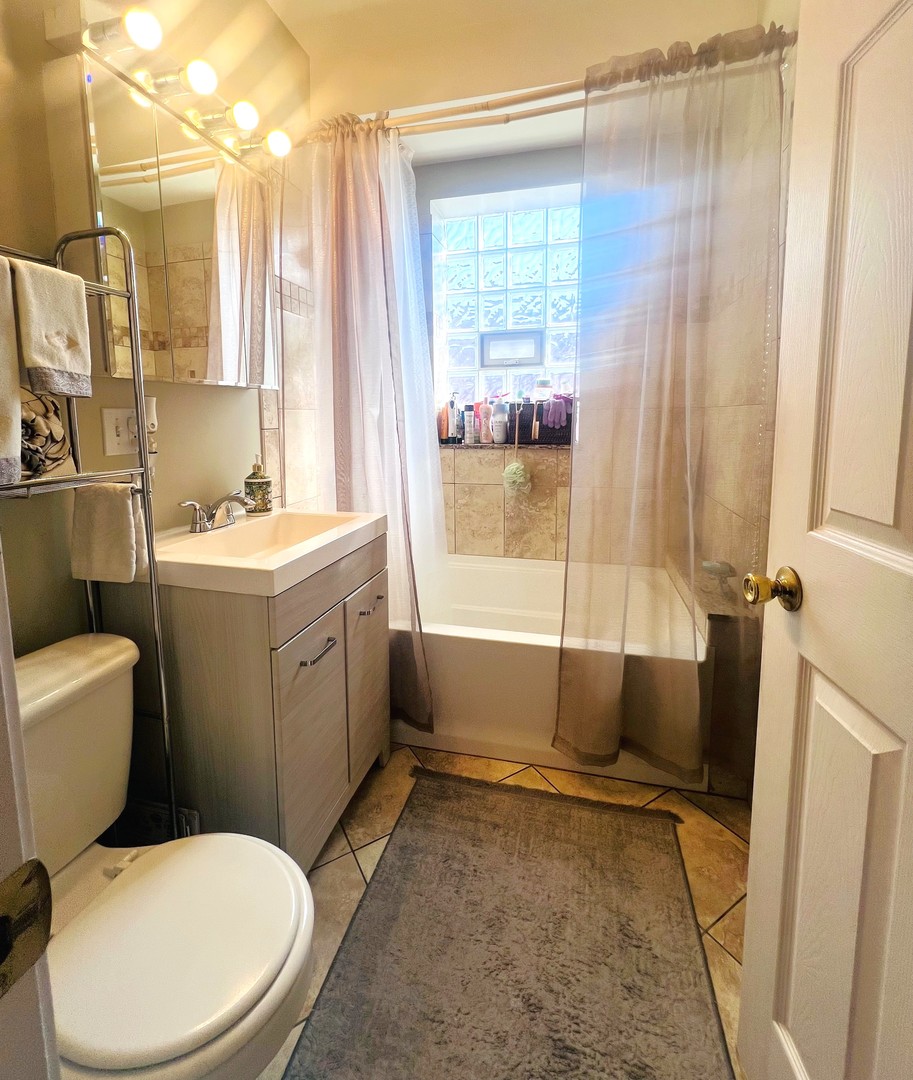 4956 W PARKER Avenue 2