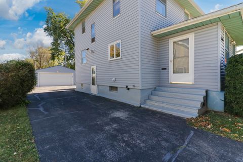 Tiny photo for 506 Denver Street, Bloomington, IL 61701 (MLS # 12503467)