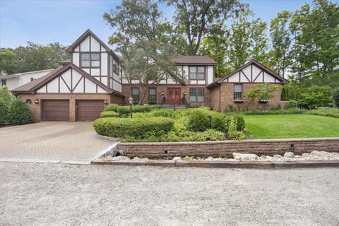 Photo of 1330 Maple Avenue, Downers Grove, IL 60515 (MLS # 12692910)