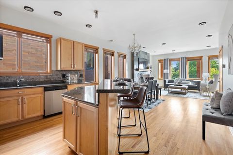 Tiny photo for 2554 W Logan Boulevard #402, Chicago, IL 60647 (MLS # 12438332)