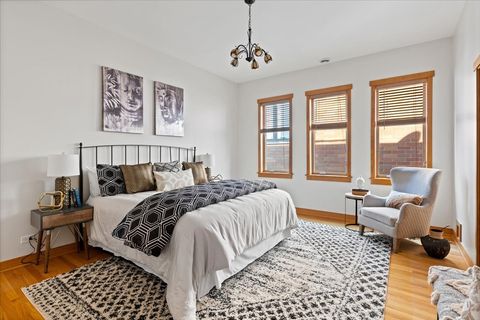 Tiny photo for 2554 W Logan Boulevard #402, Chicago, IL 60647 (MLS # 12438332)