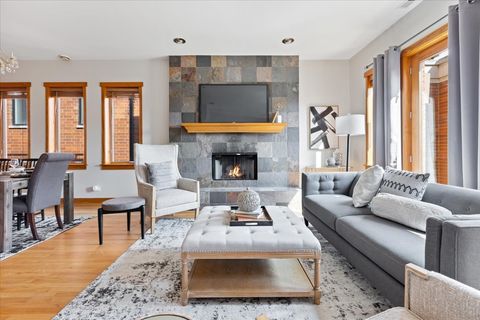 Tiny photo for 2554 W Logan Boulevard #402, Chicago, IL 60647 (MLS # 12438332)