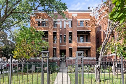 Photo of 2554 W Logan Boulevard #402, Chicago, IL 60647 (MLS # 12438332)