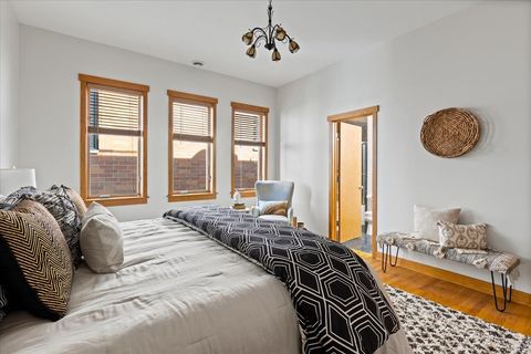 Tiny photo for 2554 W Logan Boulevard #402, Chicago, IL 60647 (MLS # 12438332)