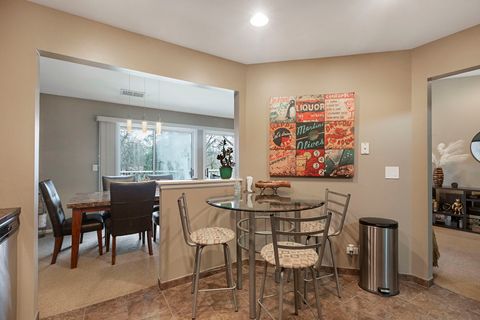 Tiny photo for 1602 Hadley Court #C2, Wheeling, IL 60090 (MLS # 12612459)