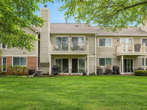 Tiny photo for 1602 Hadley Court #C2, Wheeling, IL 60090 (MLS # 12612459)