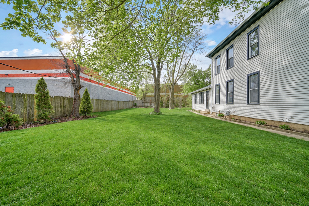 205 Casseday Avenue