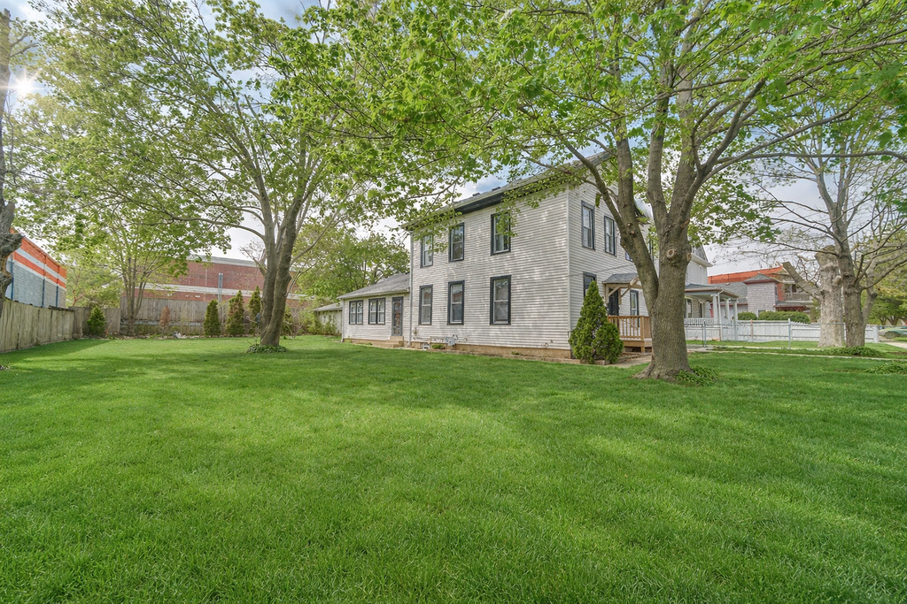 205 Casseday Avenue