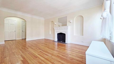 Tiny photo for 2333 W Farwell Avenue #3S, Chicago, IL 60645 (MLS # 12591385)
