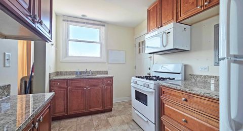 Tiny photo for 2333 W Farwell Avenue #3S, Chicago, IL 60645 (MLS # 12591385)