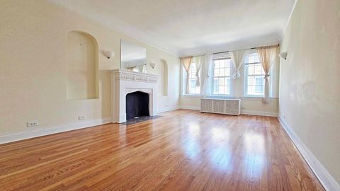 Tiny photo for 2333 W Farwell Avenue #3S, Chicago, IL 60645 (MLS # 12591385)