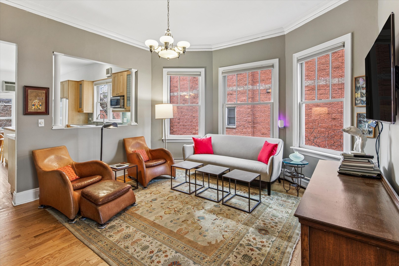 3135 N Seminary Street 1