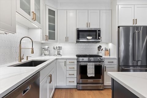 Tiny photo for 2463 W FOSTER Avenue #3, Chicago, IL 60625 (MLS # 12499479)