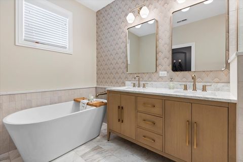 Tiny photo for 2463 W FOSTER Avenue #3, Chicago, IL 60625 (MLS # 12499479)