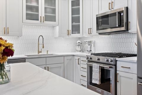 Tiny photo for 2463 W FOSTER Avenue #3, Chicago, IL 60625 (MLS # 12499479)