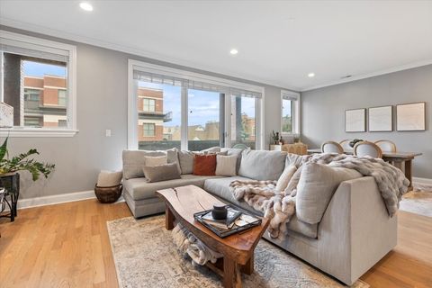 Tiny photo for 2463 W FOSTER Avenue #3, Chicago, IL 60625 (MLS # 12499479)