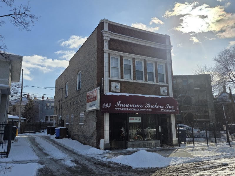 7547 N Rogers Avenue