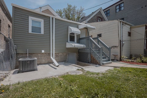 Tiny photo for 320 S Whipple Street, Chicago, IL 60612 (MLS # 12725038)