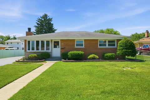 Tiny photo for 498 Gilbert Drive, Wood Dale, IL 60191 (MLS # 12661868)