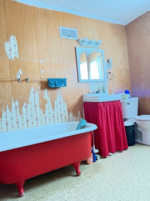 Tiny photo for 200 W McHaney Street W, Harrisburg, IL 62946 (MLS # 12558126)