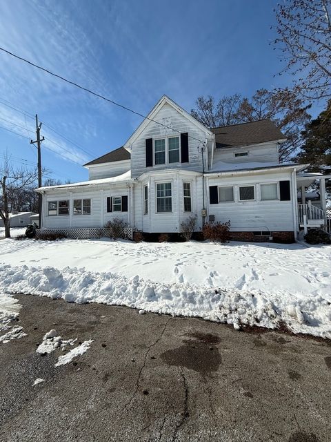 Tiny photo for 200 W McHaney Street W, Harrisburg, IL 62946 (MLS # 12558126)