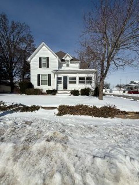 Tiny photo for 200 W McHaney Street W, Harrisburg, IL 62946 (MLS # 12558126)