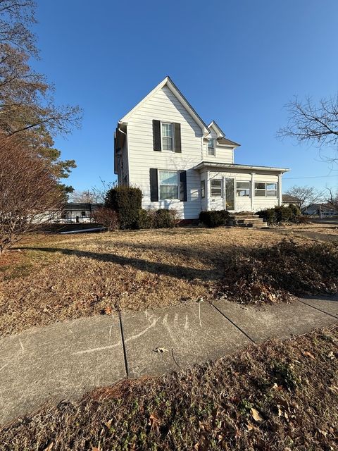 Tiny photo for 200 W McHaney Street W, Harrisburg, IL 62946 (MLS # 12558126)